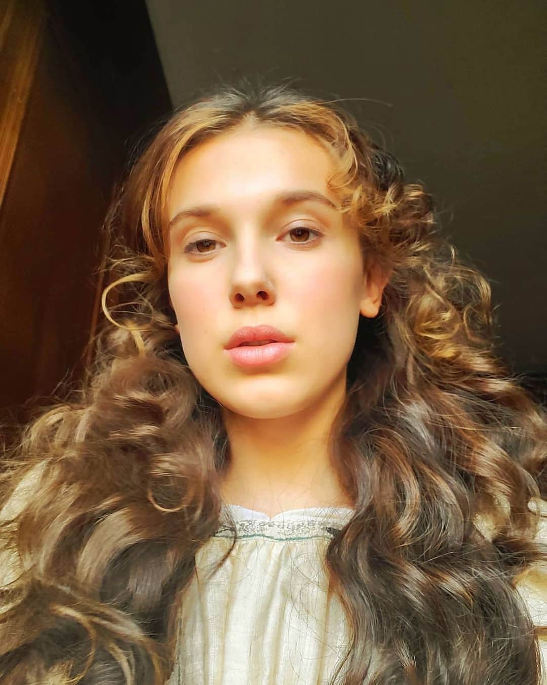 Warner Bros. Picturesさんのインスタグラム写真 - (Warner Bros. PicturesInstagram)「Repost from @milliebobbybrown: i love you enola #enolaholmes」8月3日 4時02分 - wbpictures