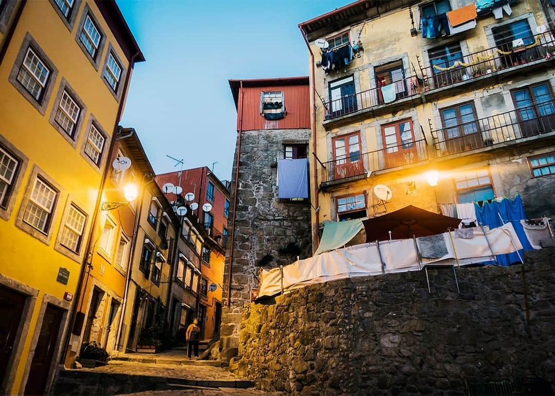 National Geographic Travelさんのインスタグラム写真 - (National Geographic TravelInstagram)「Photo by @dina_litovsky | The narrow, cobblestone streets of Porto, Portugal, are most beautiful in early evenings. I love getting lost in the maze of the old city. For more images, follow me @dina_litovsky.」8月3日 4時02分 - natgeotravel