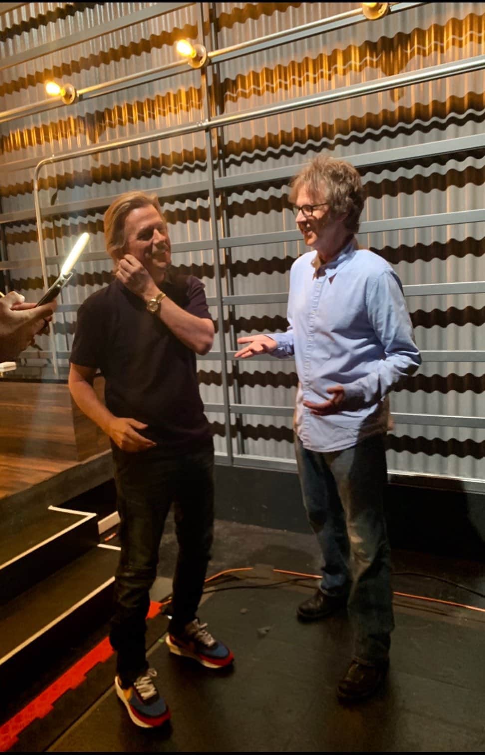 デヴィッド・スペードのインスタグラム：「Dana Carvey came on the show last night and busted my balls the whole time, including an impression of me.」