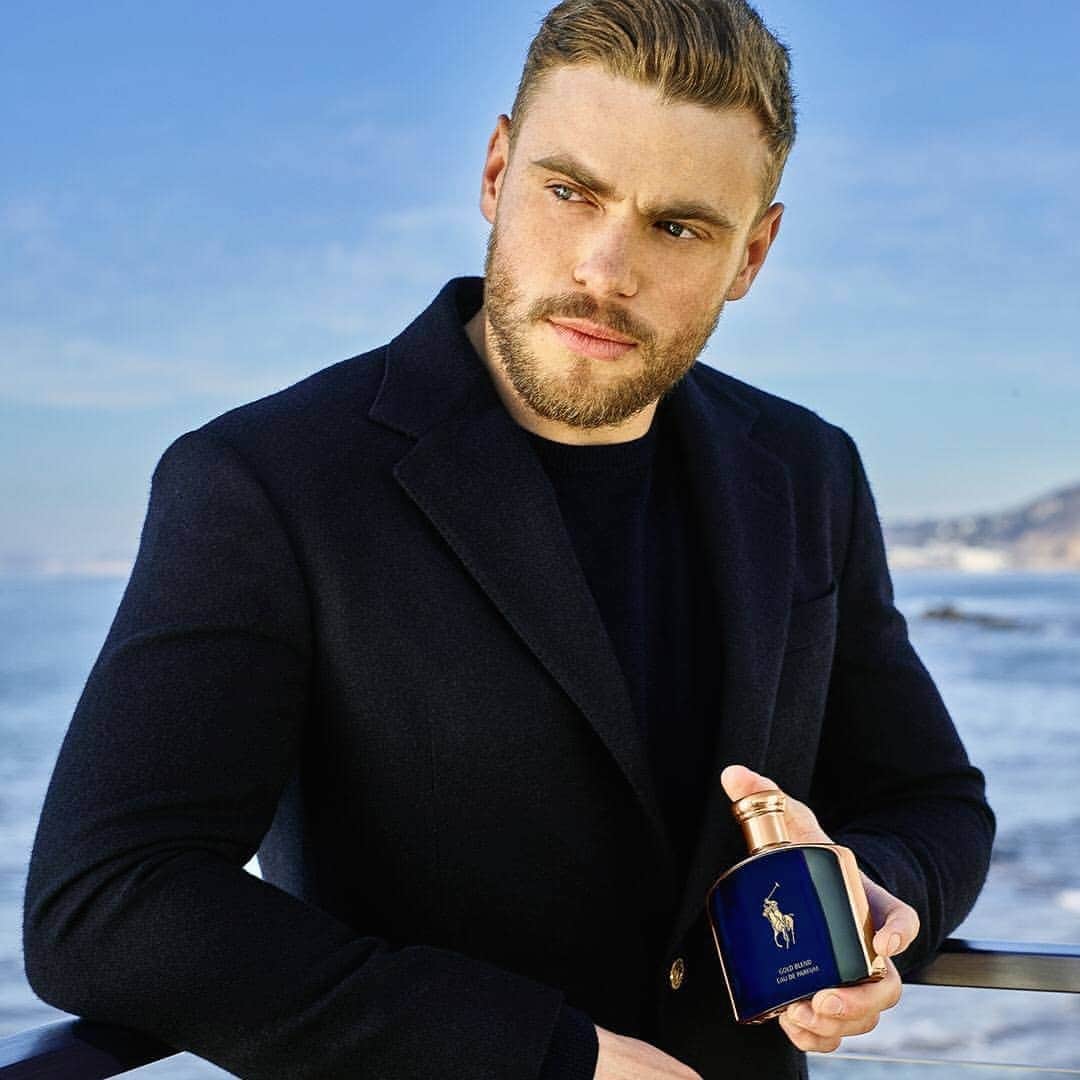 ガス・ケンワージーのインスタグラム：「A few photos from a recent shoot for #RalphLaurenFragrances. So honored to partner with @ralphlauren on their new #PoloBlueGoldBlend! Link in bio for video.」