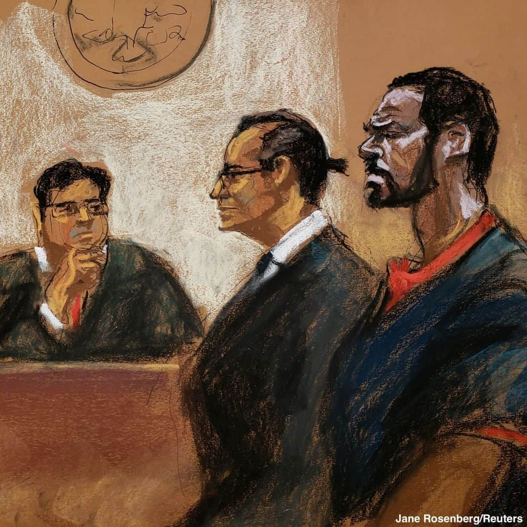 ABC Newsさんのインスタグラム写真 - (ABC NewsInstagram)「R. Kelly denied bail after pleading not guilty to sex abuse charges in New York. #rkelly #crime #newyork #court」8月3日 4時20分 - abcnews