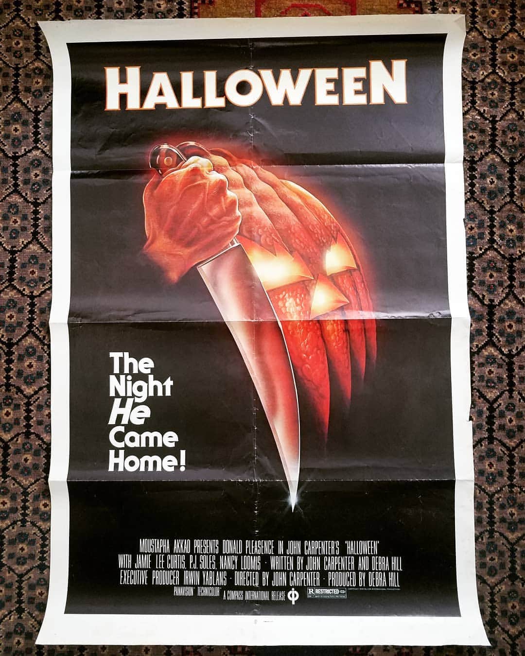 ジョン・カーペンターさんのインスタグラム写真 - (ジョン・カーペンターInstagram)「Found this original poster from a little movie I made in 1978 called "Halloween." Quote your favorite line from the film.  P.S. If you're in Philadelphia, PA August 23-25th come and see me at the KEYSTONE COMIC CON.  Also, don't forget to follow @stormkingcomics for updates, contests, and news.」8月3日 4時40分 - johncarpenterofficial
