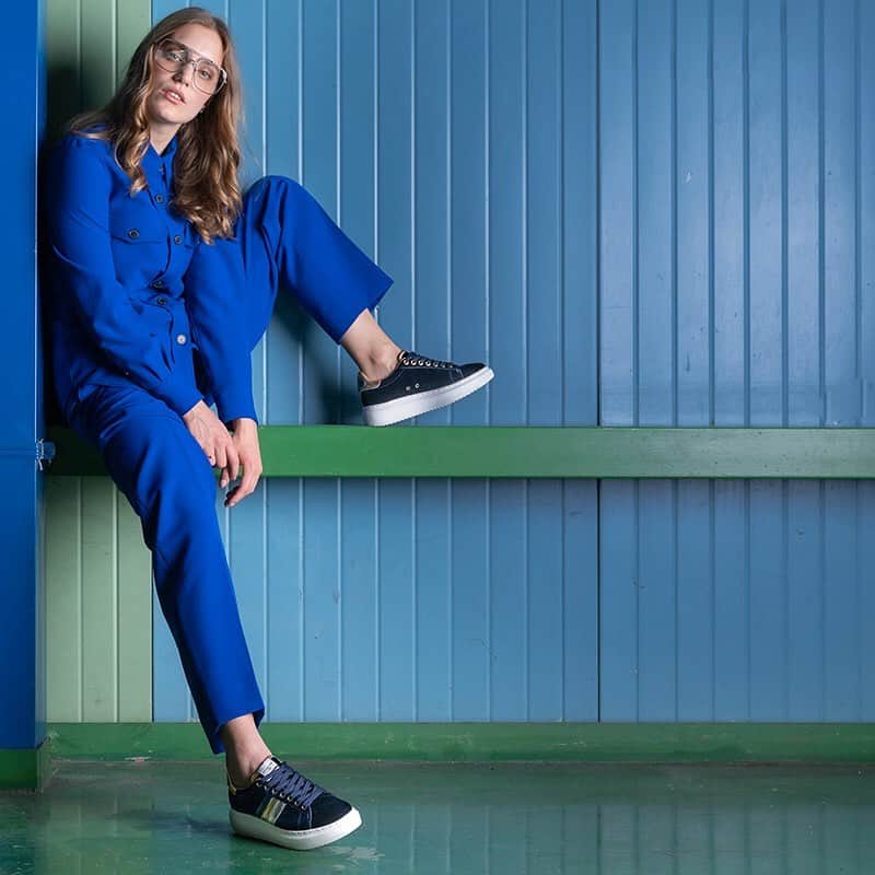 のインスタグラム：「Blue shades⚡️ Discover the new colours of our Fall/Winter Collection! #Serafinishoes #newin #adv #campaign」