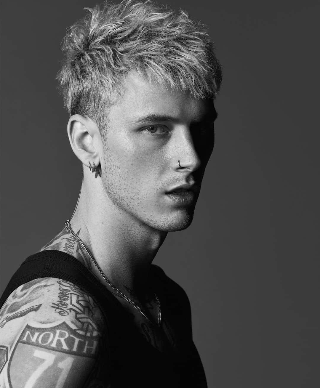 ジャスティン・キャンベルのインスタグラム：「@machinegunkelly for Hotel Diablo 2019」