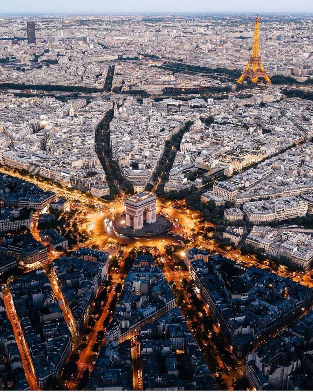 Canon Photographyさんのインスタグラム写真 - (Canon PhotographyInstagram)「This view never gets old. Paris is just beautiful.  Photography | @nathan_ackley  #paris #france #aerialphotography #dronephotography #eiffeltower #arcdetriomphe」8月3日 5時14分 - cpcollectives