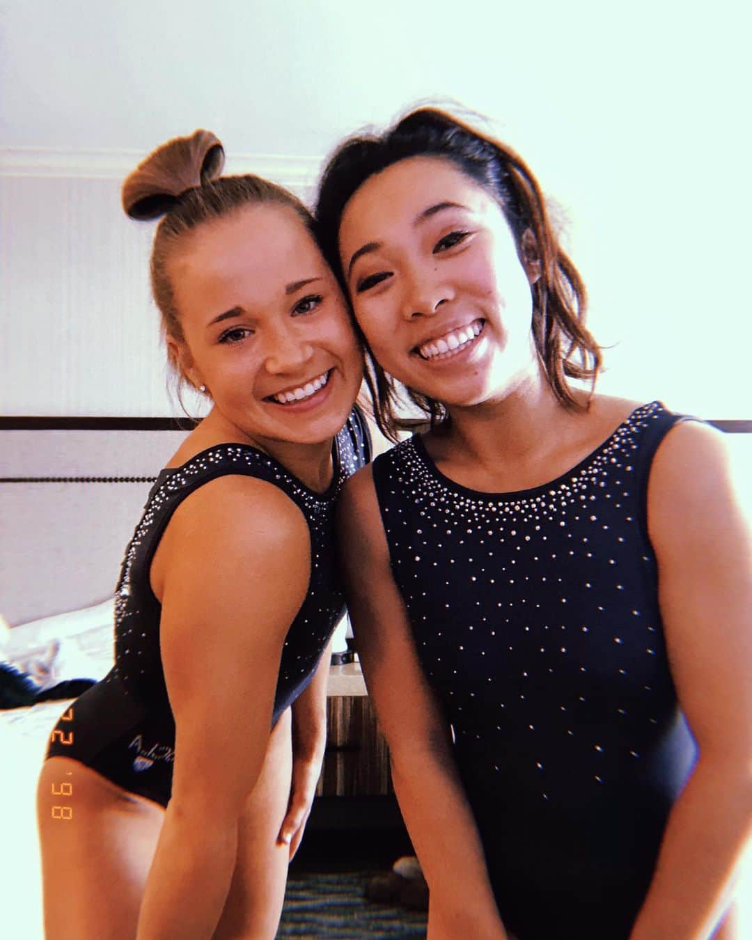 マディソン・コシャンさんのインスタグラム写真 - (マディソン・コシャンInstagram)「trying to convince her to take a 5th year so we can be road trip roomies & take more photo shoots」8月3日 5時22分 - madison_kocian