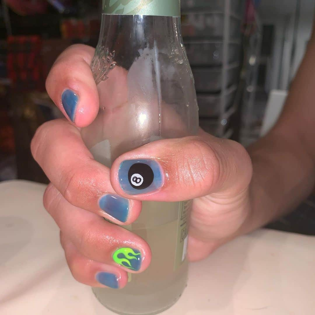 Mei Kawajiriさんのインスタグラム写真 - (Mei KawajiriInstagram)「@pantheralush 🎱🔥💙 summer fancy nails 💙🎱🔥✨ #nailsbymei」8月3日 5時24分 - nailsbymei