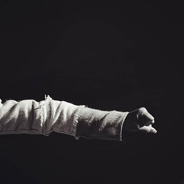ボブ・マーリーさんのインスタグラム写真 - (ボブ・マーリーInstagram)「"My music fights against the system that teaches to live and die.” #bobmarleyquotes #bobmarley . 📷 by Adrian Boot」8月3日 5時47分 - bobmarley