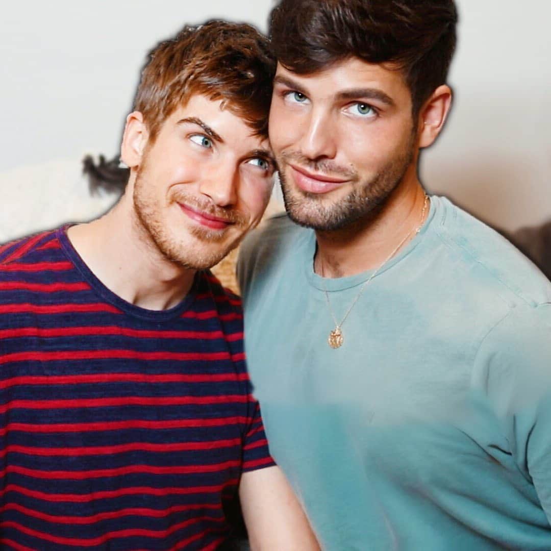 ジョーイ・グレーセッファのインスタグラム：「Well, our lives are about to change completely! We’re expecting...link in bio 🎉👬💖 @misterpreda」