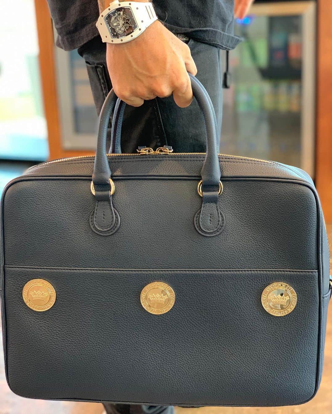 ロブ・ディアデックさんのインスタグラム写真 - (ロブ・ディアデックInstagram)「These new @cccxxxiii briefcases are finally in stock... Time to toss out that old Louis bag and start rockin the new new 👋🏽💼 @dyrdekmachine #manufacturingamazing」8月3日 6時01分 - robdyrdek