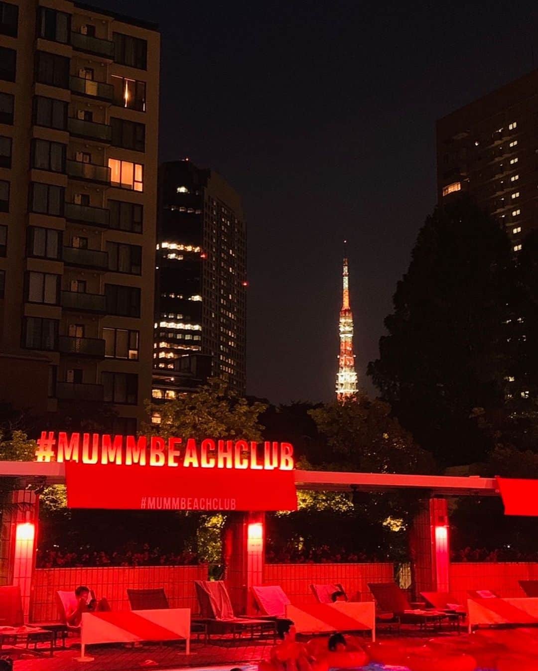 奈良歩実さんのインスタグラム写真 - (奈良歩実Instagram)「#MUMMBEACHCLUB #ANAインターコンチネンタルホテル東京  DJパーティナイトに招待して頂きました💐 ありがとうございました☺️！」8月3日 6時21分 - ayumi471471