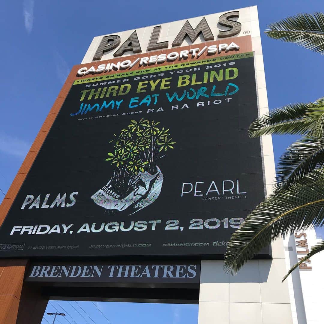 のインスタグラム：「What happens in Vegas happens in Vegas... join us tonight and find out!!! . . . #penultimategig」