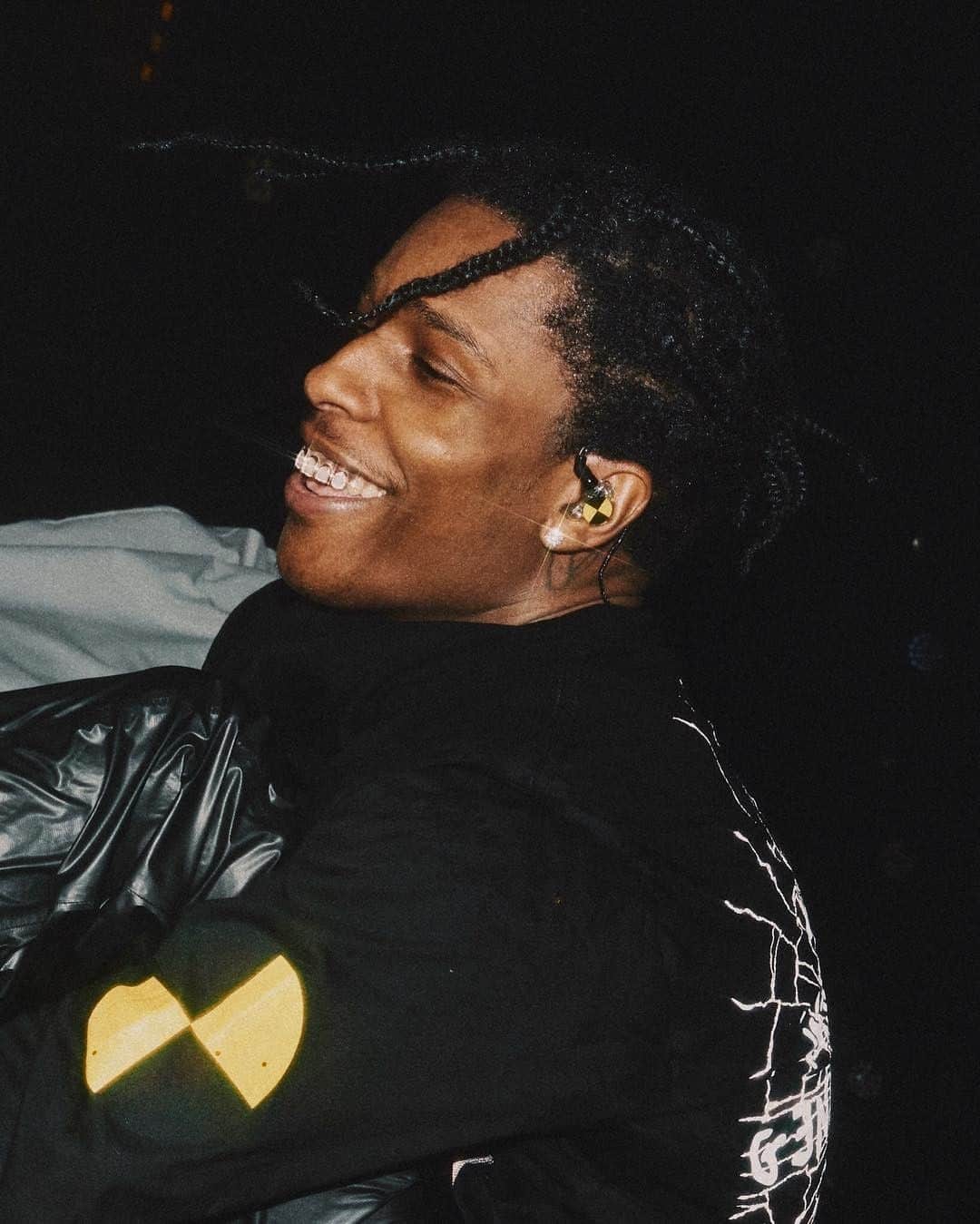 HYPEBEASTさんのインスタグラム写真 - (HYPEBEASTInstagram)「@hypebeastmusic: @asaprocky, freed. A$AP Rocky took to Instagram to relay a heartfelt message to his fans and supporters after being released from his Swedish prison stint that lasted over a month. He and his team are now allowed to leave the country as long as they return when the verdict is scheduled for August 14. Prosecutors have asked for a sentence of six months for the alleged assault.⁠ -⁠ A$AP's message read: "Thank you from the bottom of my heart to all of my fans, friends, and anyone across the globe who supported me during thee last few weeks. I can't begin to describe how grateful I am for all of the you. This has been a very difficult and humbling experience. I want to thank the court for allowing me, Bladi, and Thoto to return to our family and friends. Thanks again for all of the love and support."⁠ -⁠ Photo: @antsoulo」8月3日 7時00分 - hypebeast