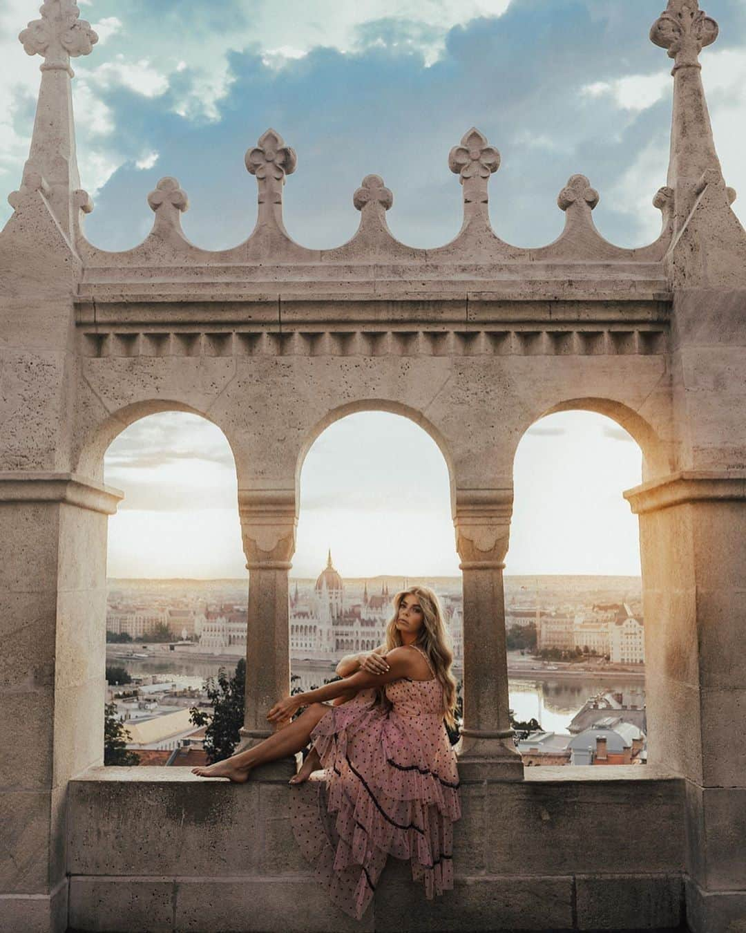 リッツ・カールトンさんのインスタグラム写真 - (リッツ・カールトンInstagram)「Rich with history and remarkable architecture, #Budapest offers a unique welcome for #RCPartner, @paigearminta, and visiting race fans. Enjoy beautiful views of the city from the turrets of Fisherman’s Bastion as your adventure in the city continues. #PaidPartner⁣⁠ ⁣⁠ #Mercedes #AMG #MercedesAMG #MercedesAMGF1 #Benz #teamPETRONAS #PETRONASmotorsports #RaceWeekend #Race #Racing #LewisHamilton #ValtteriBottas #Hungary #Danube #Sunrise」8月3日 7時00分 - ritzcarlton