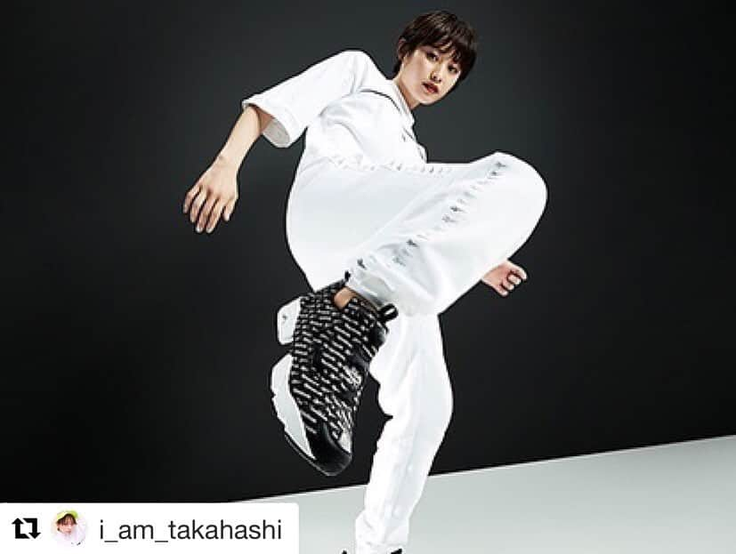 ABCマートさんのインスタグラム写真 - (ABCマートInstagram)「#Repost @i_am_takahashi with @get_repost ・・・ 👟🖤 ㅤㅤㅤㅤㅤㅤㅤㅤㅤㅤㅤㅤㅤ 8/1から 全国のABCマートで始まった リーボックFURYキャンペーン のビジュアルモデルを 務めさせていただいております！ ㅤㅤㅤㅤㅤㅤㅤㅤㅤㅤㅤㅤㅤ こーんなに カッコよく 撮ってもらいました🥰ㅤㅤㅤㅤㅤㅤㅤㅤㅤㅤㅤ ㅤㅤㅤㅤㅤㅤㅤㅤㅤㅤㅤㅤㅤ 是非 ABCマートで 見つけてください🙏🏻❤️ ㅤㅤㅤㅤㅤㅤㅤㅤㅤㅤㅤㅤㅤ  #reebok #リーボック #abc_mart_japan #ABCマート #FURYFAMILY @reebokclassicjp」8月3日 12時50分 - abc_mart_japan