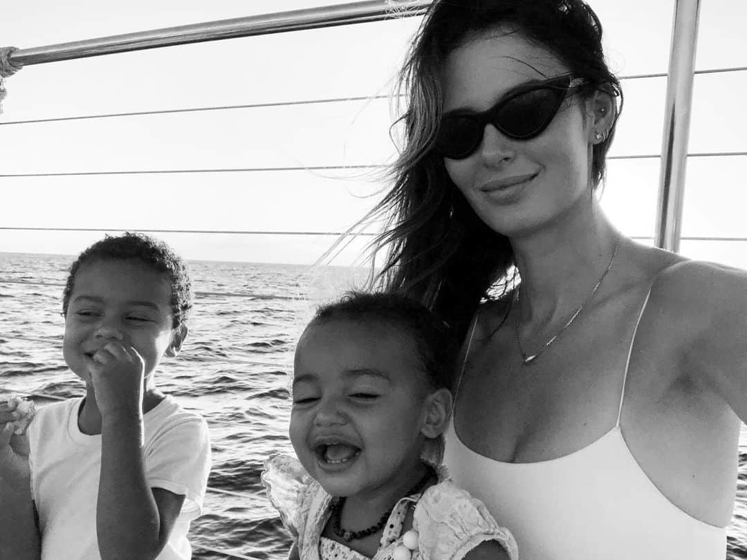 ニコール・トルンフィオさんのインスタグラム写真 - (ニコール・トルンフィオInstagram)「Never not laughing 💗 #summermood」8月3日 12時51分 - nictrunfio