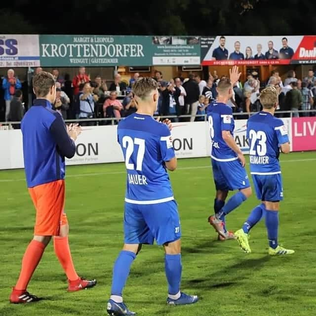 SVホルンさんのインスタグラム写真 - (SVホルンInstagram)「Es haben nur wenige Minuten zum Sieg gefehlt! Trotz des 2:2 Ausgleichs vor dem Ende gegen den @floridsdorfer_ac ist die Mannschaft auf dem richtigen Weg! #SVHorn #challengelia2 #ligazwa  #unentschieden #zweiverlorenepunkte #aufdemrichtigenweg #bepartofit」8月3日 7時41分 - svhorn1922