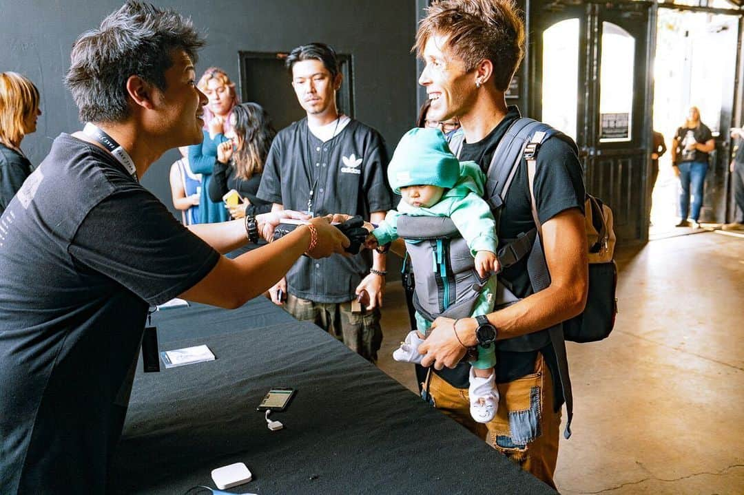 MIYAVI（石原貴雅）さんのインスタグラム写真 - (MIYAVI（石原貴雅）Instagram)「Back on the road and headed to Tucson 🌵 for a show at @191toole on 8/3. Bring your friends and babies to the show! @miyavi_ishihara #NoSleepTillTokyo #Tucson #Arizona」8月3日 7時42分 - miyavi_staff