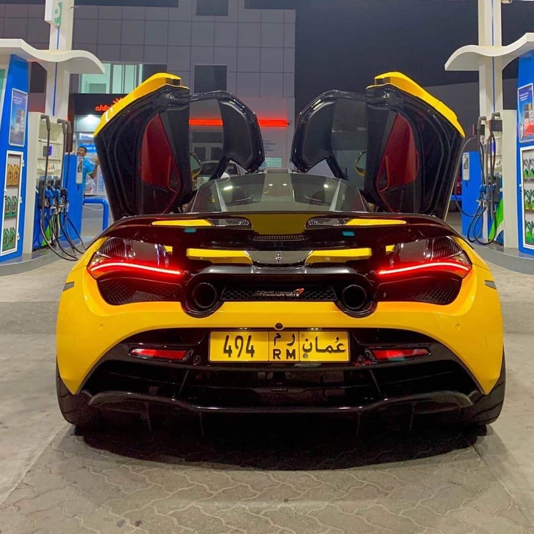 CarsWithoutLimitsさんのインスタグラム写真 - (CarsWithoutLimitsInstagram)「All the way from Muscat/ Oman 🇴🇲 Bumblebee McLaren 720s💛 on Vossen wheels , Mansory spoiler & Novitec front lip. 📸By: @supercarsofmuscat ➡️owner: @samiayedeh #carswithoutlimits #SuperCarsOfMuscat #Oman #OmanCars #Mclaren720s #Mclaren」8月3日 7時52分 - carswithoutlimits