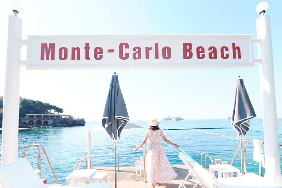 樋口智恵子さんのインスタグラム写真 - (樋口智恵子Instagram)「Summer gateway💙 Bonjour Monaco🇲🇨! @montecarlobeach  @relaischateaux . . . . . 久々にモナコへ🇲🇨そしてモナコでの滞在はこの辺りで1番好みのホテル「モンテカルロビーチ」へ！本当に全てが好き過ぎるこのホテル✨最高の滞在になりました💙 . . . . #montecarlobeach #montecarlobeachclub #monaco #beachclub #relaischateaux #cotedazur #luxuryhotel #南仏 #コートダジュール #モナコ #旅好き女子 #ルレエシャトー #夏休み旅行 #sezane #sezaneparis」8月3日 9時12分 - chieko_higuchi