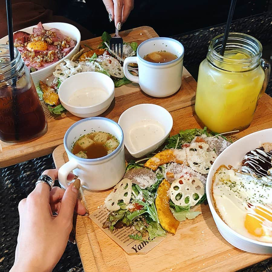 徳永 美乃里さんのインスタグラム写真 - (徳永 美乃里Instagram)「. lunch🍽 心斎橋にあるsafariで❤️ メニュー豊富でおいしいし安い！！ muruaのこにちゃんに おすすめしてもらって行ってきたお❤️ ゆーっっくりゆーーーっくり してたw まりあの彼氏がまりあのどこが好きか ってゆー話とか👶🏻笑 あとは仕事の話。笑 まりあとは仕事の話ばかりする😏 またご飯行こなー🍽❤️ . てことで今日は早番です👌🏻 終わったらさなちゃん❤️ 行ってきます🙈」8月3日 9時28分 - tokunaga_minori