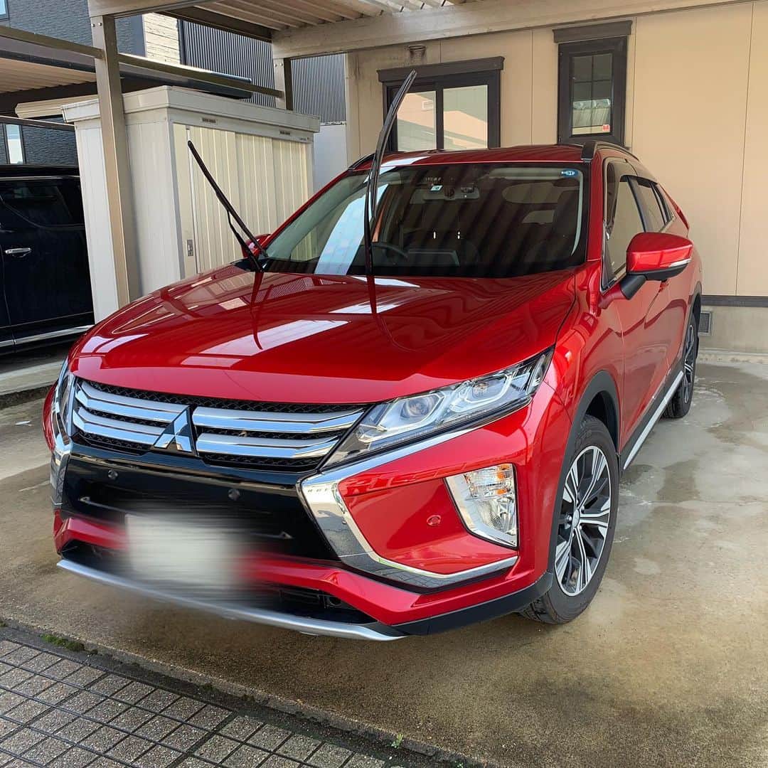 takegaeruのインスタグラム：「梅雨明けてようやく洗車 もー虫まみれでした😵💦 #eclipsecross #エクリプスクロス #mitsubishi #三菱」