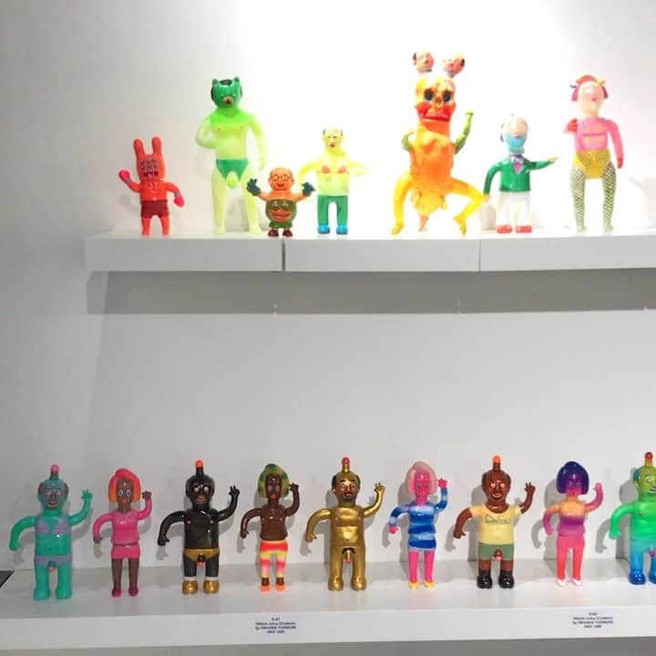 デハラユキノリのインスタグラム：「男と女展/イズモとデハラ スタートしました #dehara #deharayukinori  #izumonster  #bloodgutstoys  #angelabby  #angelabby_hk  #angelabbygallery」