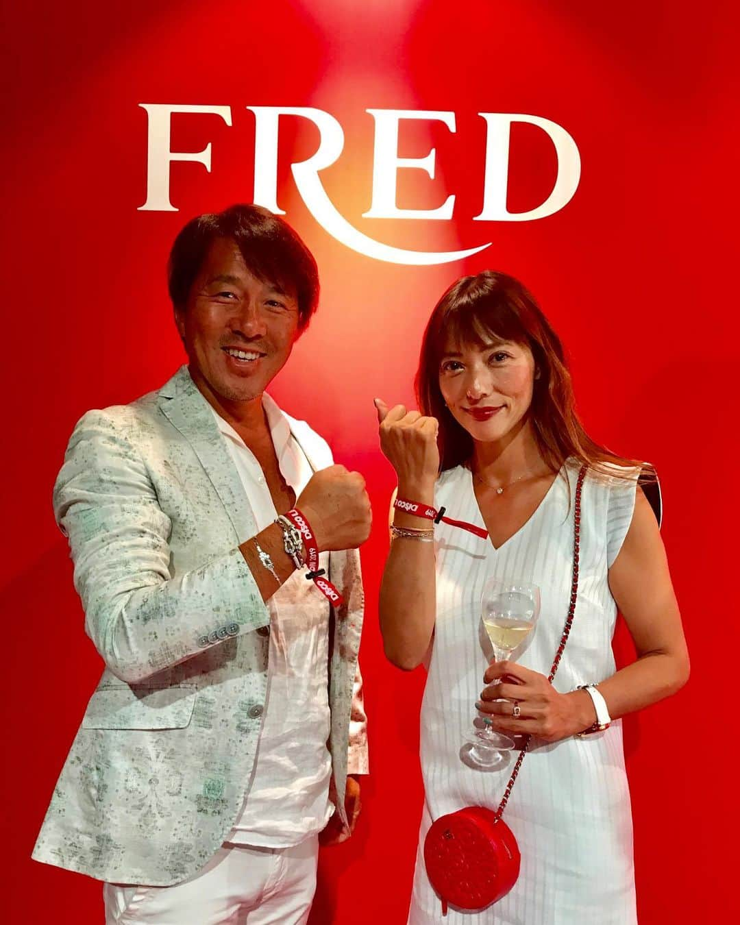 箕輪玖美さんのインスタグラム写真 - (箕輪玖美Instagram)「昨夜はFREDさんからご招待いただき、雑誌LEON主催のDISCOパーティーへ🥳  ゲストはトシちゃん🎤 往年のHITメドレーで大盛り上がり♪ 数十年前のディスコ通い時代を思い出しちゃったり…懐✨  FREDさん、いつもありがとうございます❤️ #ディスコ #パーティー #フレッドフォース10  #force10  #leon  #fred  #グランドハイアット東京  #懐かしい思い出 #instapic #partyparty  #disco #roppongi  #モデル #箕輪玖美」8月3日 10時21分 - kumi.111