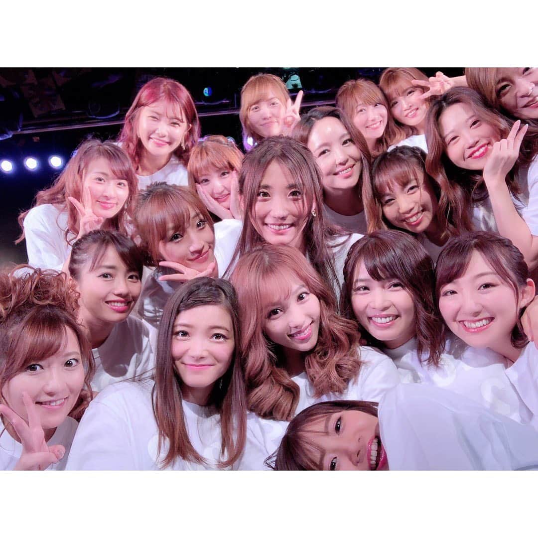 のインスタグラム：「気づいたら、自分のケータイで１枚も写真撮ってなかった😱😱😱 とにかく練習と準備に必死だったみたい、、、😱 だから写真少なめだけど、載せるね🤣🧡 こちらは先輩と後輩と一緒バージョン🥺💕」