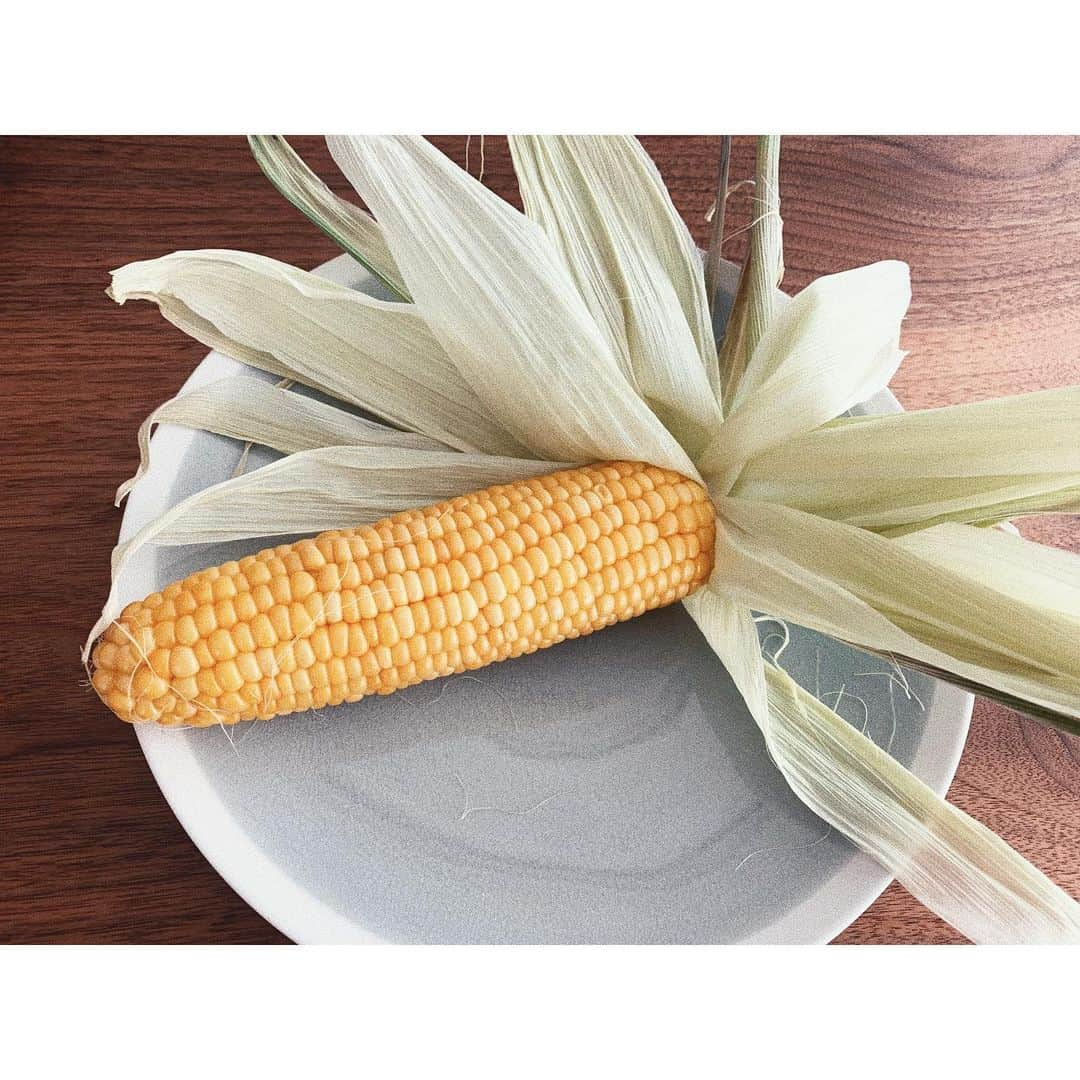 GENKINGの釜飯さんのインスタグラム写真 - (GENKINGの釜飯Instagram)「とうもろこし好き🌽 皮のままチンしちゃう😊 #genkingkitchen」8月3日 11時04分 - genkingkitchen