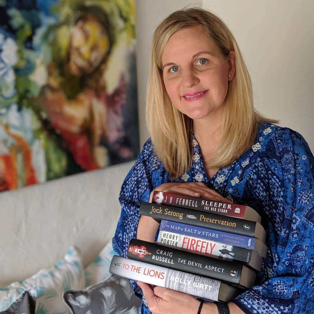 カースティ・コベントリーのインスタグラム：「The Wilbur & Niso Smith Foundation was created to share their love of adventure writing. As part of their own personal adventure, they award an annual prize for #AdventureWriting: The Wilbur Smith Adventure Award.  It's been such a pleasure diving into these books and as one of the judges I get to choose my favourite. This is not easy!  I would like to thank Wilbur and Niso Smith for their work in getting more people reading and writing. I can't wait for the announcement of the  winners on 12 September.  #WilburSmith #WilburSmithBooks #Reading #Writing」