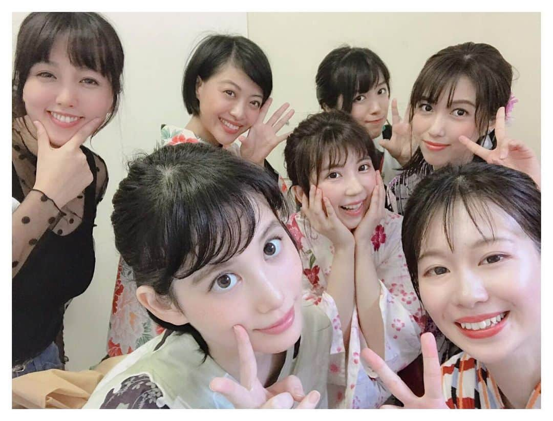 金城茉奈さんのインスタグラム写真 - (金城茉奈Instagram)「こんばんは☺︎ ‪独学落語学園3年R組 ‬ ‪暑い中聞きに来てくれた皆さんありがとうございました！🌻まさかのトップバッターで緊張しちゃって、何度も頭が真っ白になっちゃったけど、みなさんが温かく見守って下さったおかげでなんとか乗り切る事ができました！明日は1部と2部両方に出演します。是非、私たちの落語聞きに来てくださいね。笑やにてお待ちしています(๑˃̵ᴗ˂̵)#独学落語学園#落語#笑や」8月3日 20時41分 - mn75aa