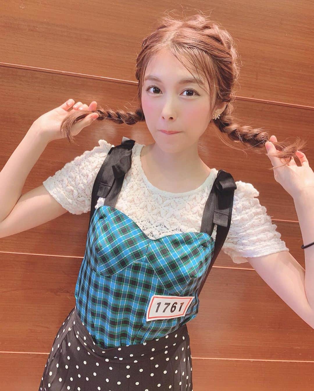麻衣愛のインスタグラム：「1761番。 #キングオブコント 2019にはじめて参加しました!! 予選は大阪で受けさせてもらって、奇跡的に通過することができました!! 2回戦は東京で受けたのだけれど、残念ながら準々決勝に進出することはできませんでした。。。 コントを通してこんなに悔しいって思ったのも初めてだし、一つのコントにこんなにも向き合ったのは初めてで、すごく貴重な体験ができました!!負けず嫌いなので、相当悔しいです。しかし、今回でさらにコントが好きになりました♡ 一緒に頑張れるメンバーがいるのも心強いです!! 応援してくれた、ファンの皆さん、芸人の皆さん、スタッフさん、ありがとうございました🙇‍♀️引き続きよろしくお願いします♡ #コント #14日生まれのO型 #キングオブコント2019 #予選通過 #2回戦敗退」