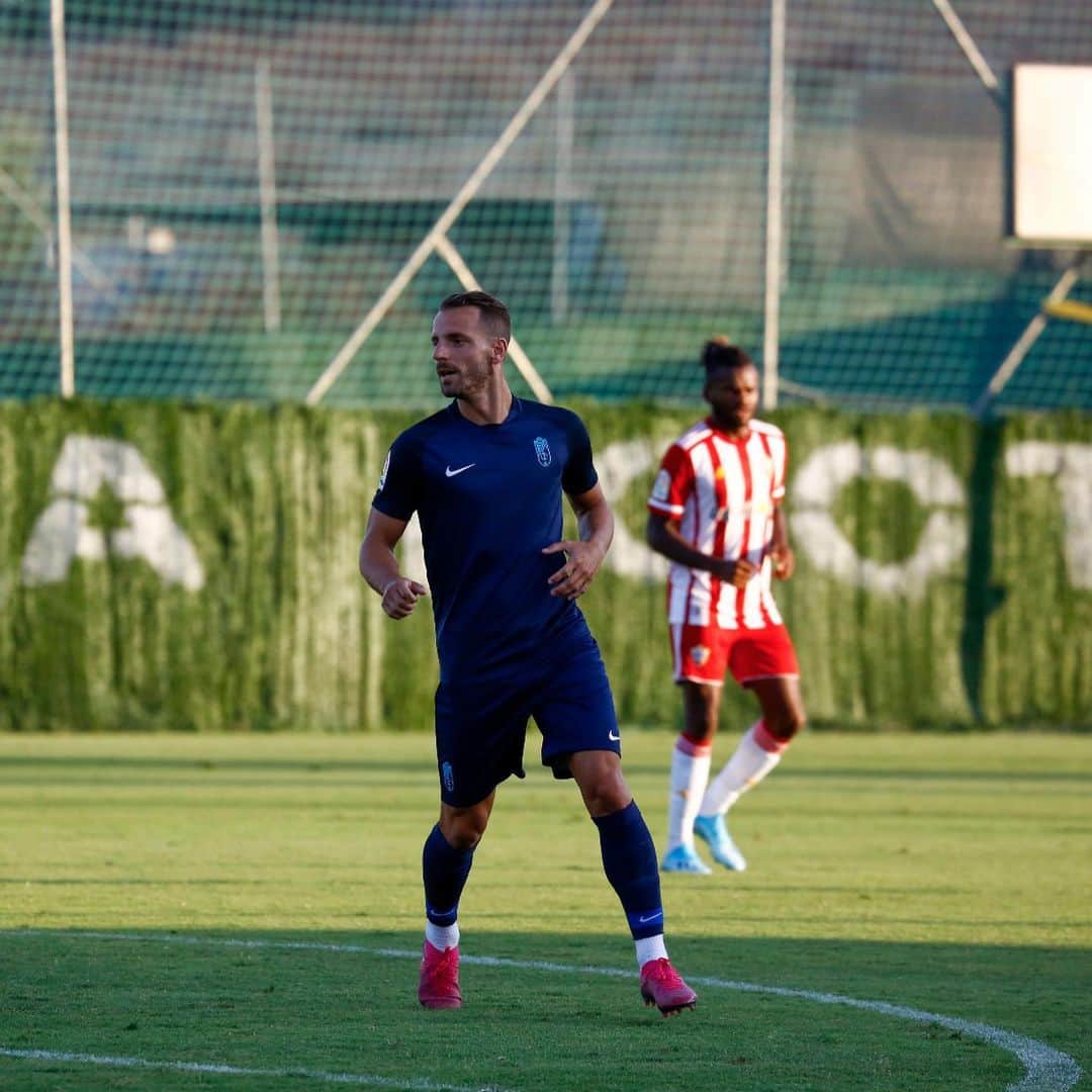 ロベルト・ソルダードのインスタグラム：「Buena semana de preparación para ir conociéndonos más! En dos semanas empieza lo bueno, y tenemos que estar preparados. Vamos! 💪🏽」