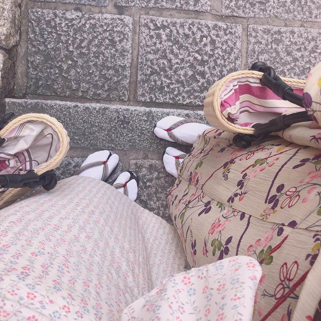 青木菜花のインスタグラム：「.﻿ .﻿ 着物可愛い〜〜いい写真多すぎて着物投稿多くなりそうな予感🤫💞﻿ .﻿ . #京都 #京都観光 #着物 #着物レンタル #イロドリキョウト #てくてく京都 #レトロ #可愛い #instagood #instalike #l4l」