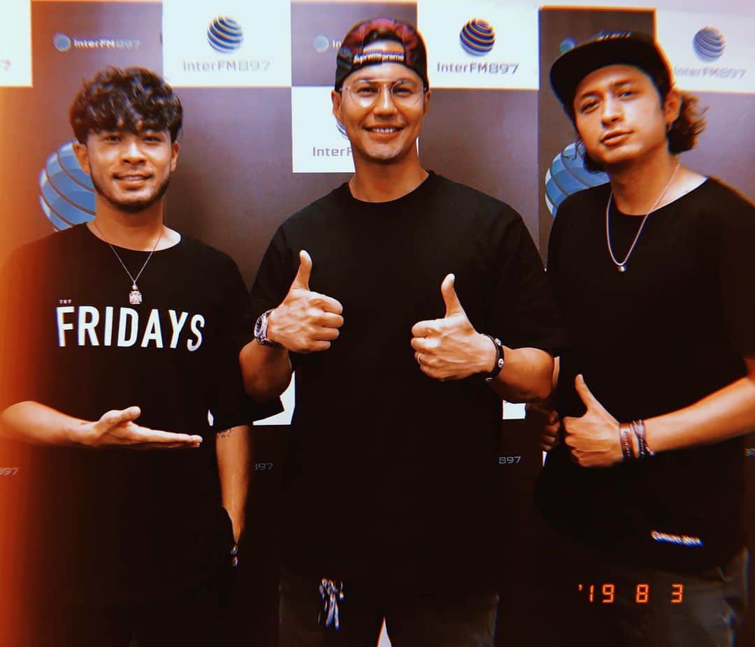 のインスタグラム：「@yujigordon さんの[Young Blood] 聞いてくれたみなさん、ユージさん！ ありがとうございました〜🙏🏾🔥 #bbq#ランクル60#イラスト#同い年#同年代#tonight ハッシュタグは聞いてくれた人なら分かる！w 8/7”EASY-EP”発売！よろしく！！」
