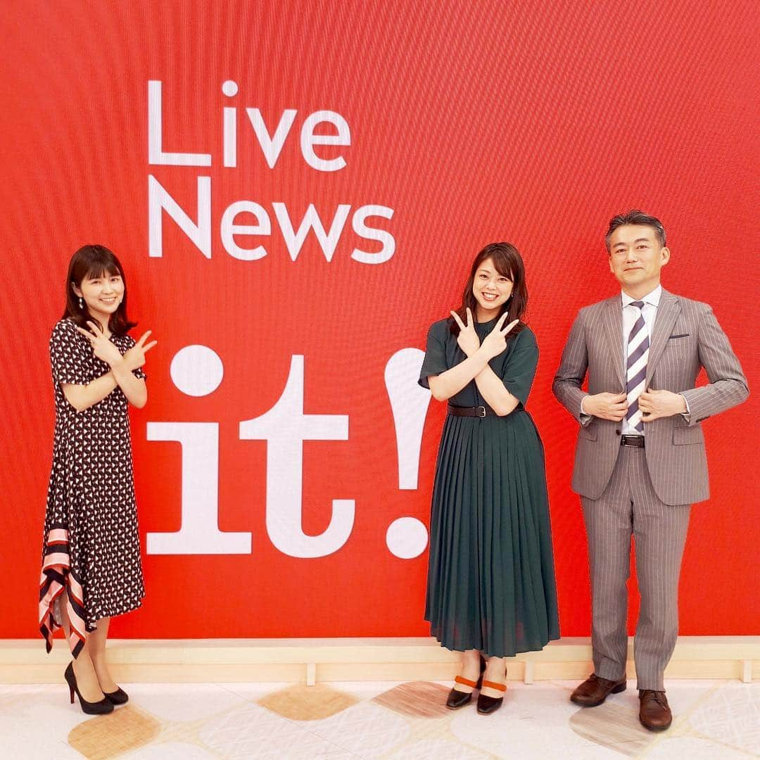 フジテレビ「プライムニュース イブニング」さんのインスタグラム写真 - (フジテレビ「プライムニュース イブニング」Instagram)「きょうとあすは 内田アナがお休みのため、 本日は杉原アナが出演🙂。﻿ 先日、インスタに とってもとっても小さく写っていたのは﻿ この出演のため、番組を見学しに来ていたのです😊。﻿ ﻿ 無事に放送を終えましたが、﻿ 原稿の下読みしていた時のほうが、 元気よくハキハキしていたのに、﻿ 本番はド緊張してしまい、えらく大人しめに😔😔。﻿ 残念過ぎるぅぅ😣😣。﻿ 原稿をめくる手も震えていたそう💦。﻿ ﻿ 放送が終わってホッとしたのか 開放感満載の笑顔😁。﻿ ﻿ #ワクワク﻿ #ドキドキ﻿ #ガクガク #緊張﻿ #ぐったり﻿ #笑顔﻿ ﻿ #竹内友佳﻿ ワンピース #MaxandCo @maxandco﻿ #奥寺健 @fujitv_announcer﻿ #杉原千尋　﻿ ワンピース #adelly ﻿ピアス #abiste @abiste_official #内田嶺衣奈 @reina.uchida﻿ ﻿ #加藤綾子 #風間晋 #木村拓也 #酒井千佳 #荘口彰久 #副島淳 #福原直英 #佐々木恭子 #小澤陽子 #海老原優香 #安宅晃樹 ﻿ #フジテレビ #アナウンサー #ライブニュースイット」8月3日 21時05分 - livenews_it