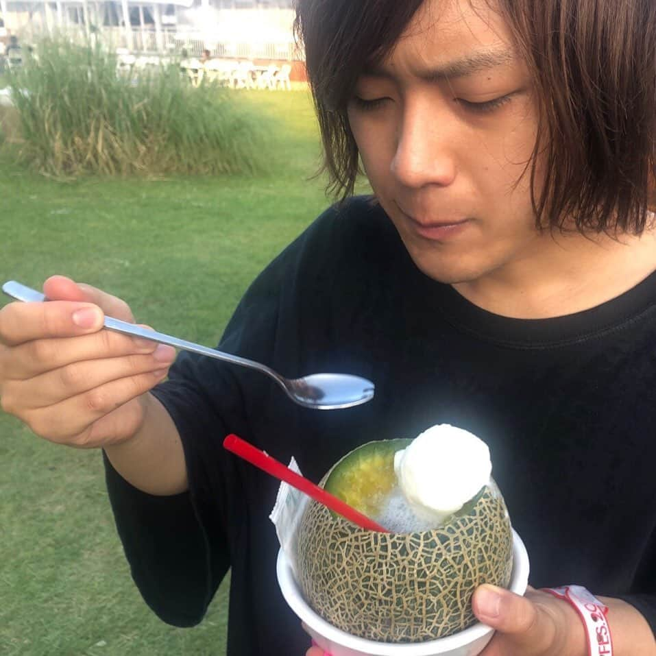 しばたありぼぼさんのインスタグラム写真 - (しばたありぼぼInstagram)「おいしそうな顔して食え」8月3日 21時07分 - shibata_aribobo