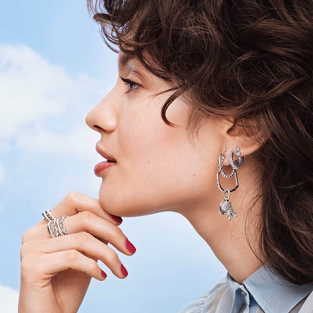 PANDORAさんのインスタグラム写真 - (PANDORAInstagram)「Friends are the family that we choose and it’s no different with Pandora Friends. Bring Dino the Dinosaur into the mix by adding him to your existing Pandora Moments bracelet, styling him on an earring or displaying him proudly on a necklace. #PandoraFriends #PandoraCharm #Pandora」8月3日 21時10分 - theofficialpandora
