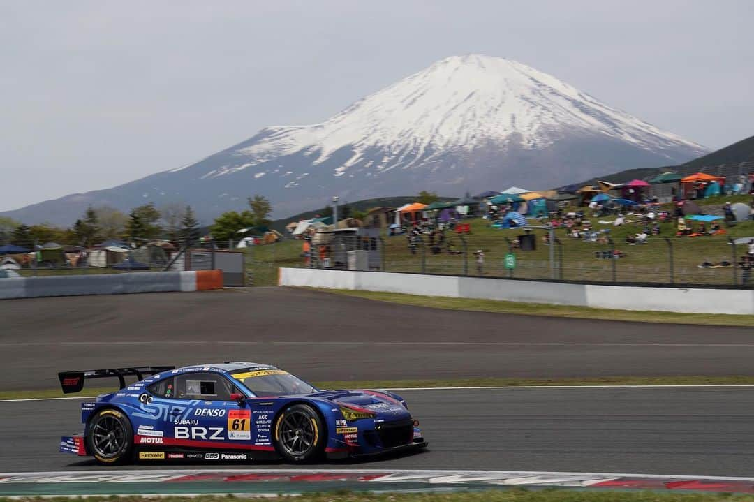 山内英輝さんのインスタグラム写真 - (山内英輝Instagram)「予選4番手。 この長い富士は、僕たちにとって大きな山場です。 全員で乗り越えて、笑って終われるように全力で頑張ります！ 応援よろしくお願い致します。  #subaru #brz #sti」8月3日 21時21分 - hidekiyamauchi