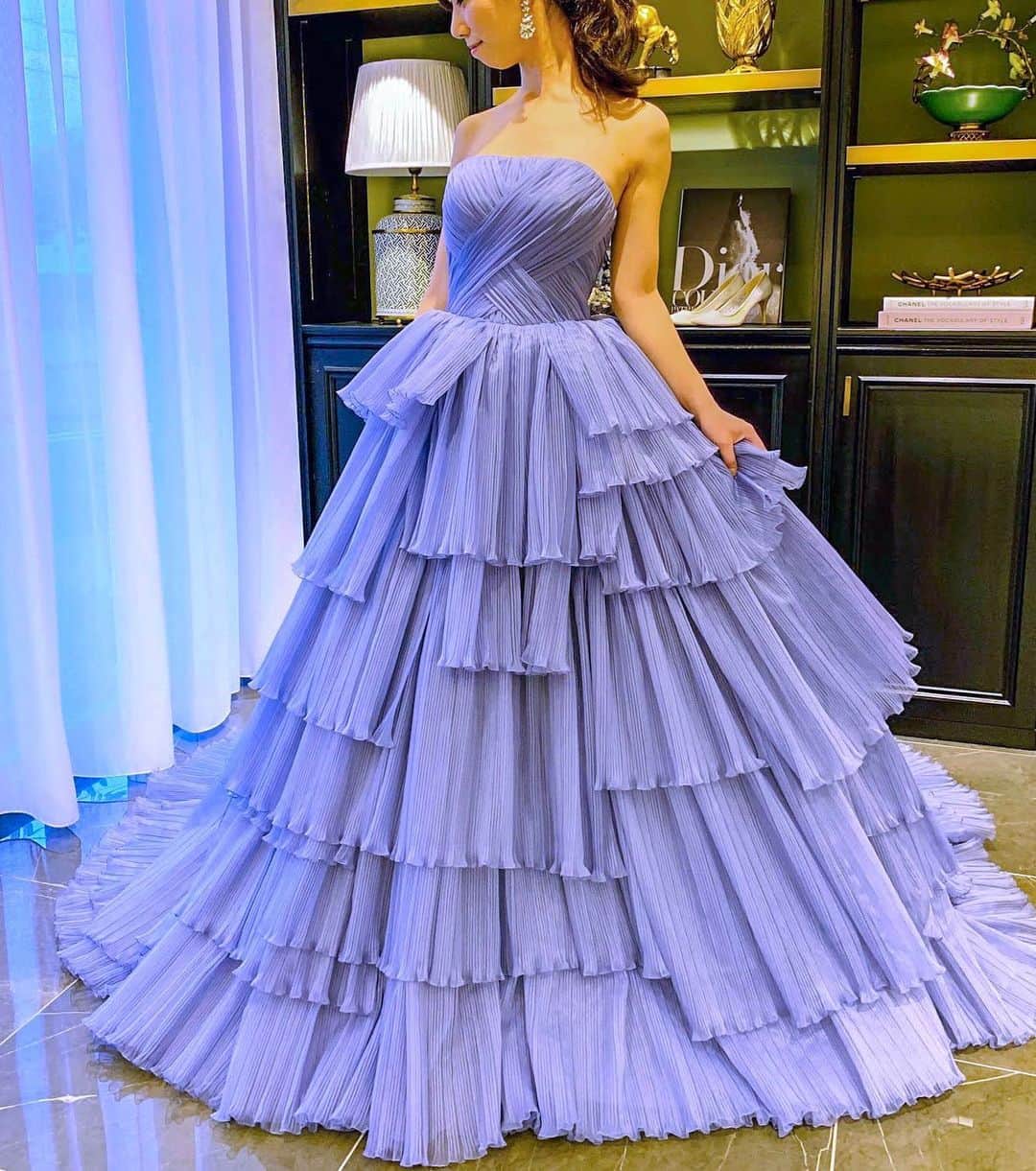 Dresses (ドレッシーズ)さんのインスタグラム写真 - (Dresses (ドレッシーズ)Instagram)「トレンドカラーで洗練された花嫁さまに✨ コーディネートのポイントや詳細は @dresses_weddingdressホーム画面URLへ。 ---------------------------------------- カラードレス:04-11004 ドレスブランド:  @juno_weddingdress  イヤリング:07-8684 * こちらのドレスは @juno_weddingdress のドレスです。 ----------------------------------------- <お問い合わせ> 💌@dresses_weddingdress へDM 📞 0120-791-249 ご試着予約やレンタル価格など、お気軽にお問い合わせください。 ----------------------------------------- * その他の @juno_weddingdress のカラードレスは #JUNO_dresses よりご覧いただけます。 ---------------------------------------- プレ花&卒花さまの素敵なお写真をご紹介します✨ 《 #ドレッシーズ花嫁 》を付けて、投稿してくださいね💐 ---------------------------------------- * 素敵だと思ったら、写真をダブルタップ✨ * #ドレッシーズ#お色直しドレス#ブルードレス#オーガンジードレス #junodress #junowedding #お色直しドレス#関西プレ花嫁#関東花嫁#埼玉花嫁#神奈川プレ花嫁#鹿児島プレ花嫁#福岡プレ花嫁#일본결혼 #스튜디오드레스#暖色系ドレス#みんなのウェディング」8月3日 21時18分 - dresses_weddings