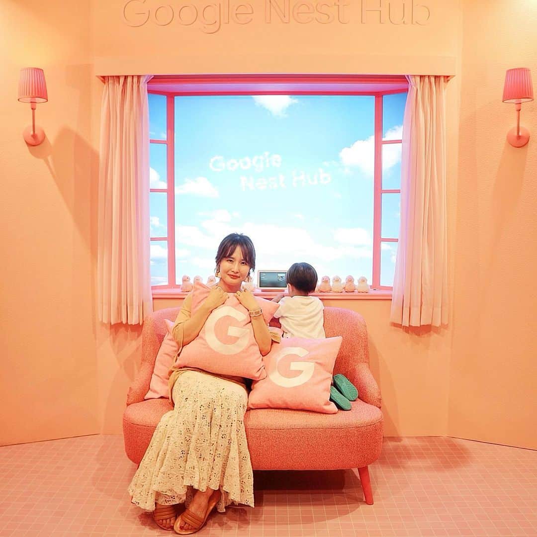 宮崎真梨子さんのインスタグラム写真 - (宮崎真梨子Instagram)「‥ 昨日は、お仕事終わりに『VINYL MUSEUM SHIBUYA109』のレセプションパーティーに行ってきました♡ ∵ 参加型フォトジェニック・アート展『ビニール・ミュージアム』がついに、今年40周年を迎えたSHIBUYA109渋谷の特設会場に‼︎3～6階に4つのフォトブースがあるのですが、息子はダッフィーたちと写真が撮れるブースが気に入ったようでした♡私は初めて“OK Google”と話しかけるのを体験出来て、ちょっと感動でした♡ ∵ 開催期間は、本日8/3〜9/1までだそうです。入場無料なので、ぜひぜひ行ってみてください♡ ∵ ∵ #vinylmuseum #ビニールミュージアム #SHIBUYA109 #渋谷109 #ダッフィー #東京ディズニーシー #GoogleNestがやってきた #lightroomweek #ライトルームウィーク  #3歳4ヶ月 #修正3歳 #息子 #超未熟児 #NICU卒業生 #ママ #男の子ママ #超未熟児ママ #超未ママ #男の子ママと繋がりたい #夏休みのおでかけ」8月3日 21時28分 - miyamari92