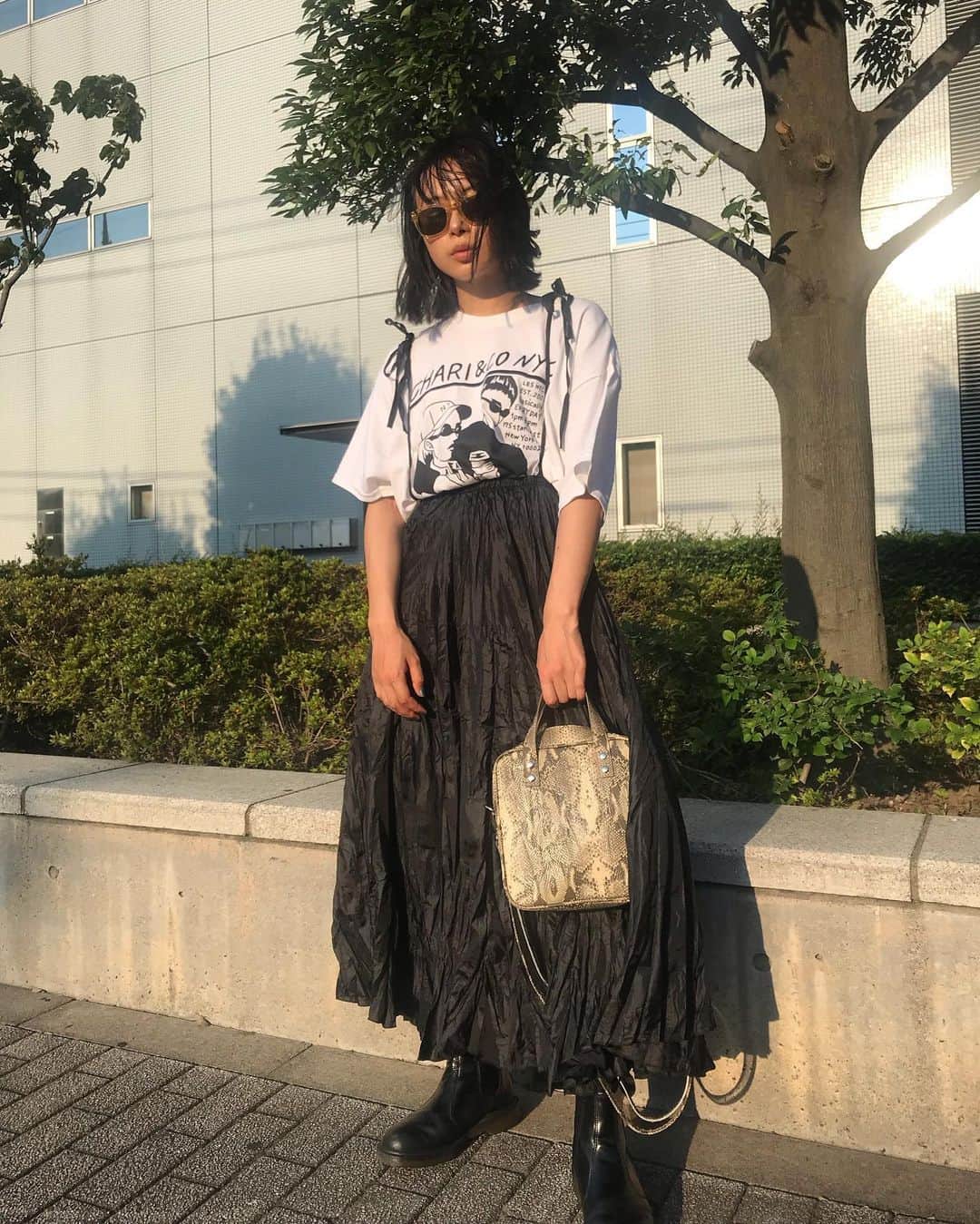 のインスタグラム：「🆕itemばかりでテンション上がりました。😈 @trifle_official のスカート可愛い。好き🥰  #trifle#chariandco#edietokyo#ootd#outfit#me#gosaki」