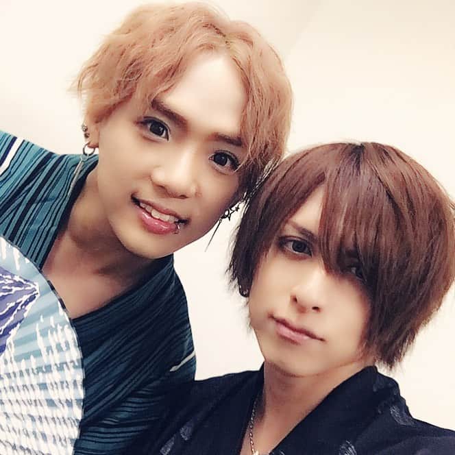 I’LLのインスタグラム：「大阪ZEAL LINK FINAL EVENTありがとう。久々の下手組。」