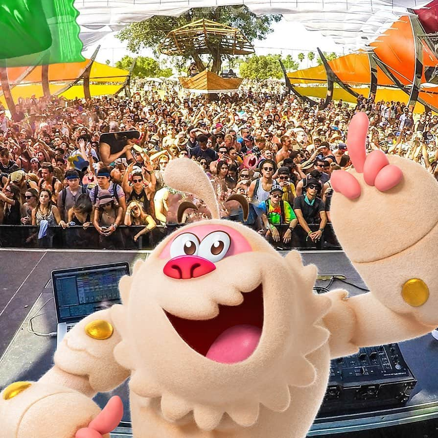 Candy Crushさんのインスタグラム写真 - (Candy CrushInstagram)「If Yeti was a DJ what genre would he play? Look closely and you may spot Tiffi 👀#MusicFestival #DJ」8月3日 21時43分 - candycrushsaga