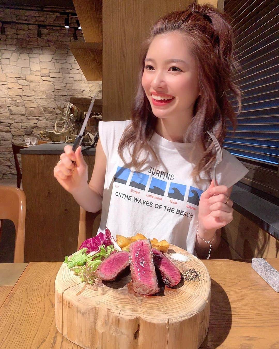 八軒あやねのグルメインスタ