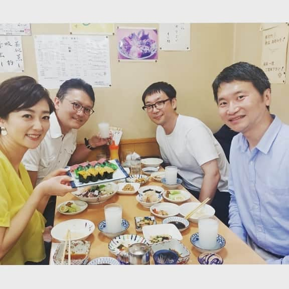 池尻和佳子さんのインスタグラム写真 - (池尻和佳子Instagram)「NHK井原陽介アナウンサーお帰りなさい‼️‼️ の会😊  久しぶりの寿司竹、最高でした❇️ 何もかもが美味しすぎます♥️ 北九州が大好きすぎる夜なのでした🌃✨ #寿司竹#北九州 #八幡#中央 #野菜#ばくばく #とにかく#何でも #美味しい#うに #穴子#シメサバ #最高#ごちそうさま #でした#ご褒美#4時から #飲んでる#くらきじ #大人の#カルピス」8月3日 21時50分 - wakako_ikejiri_rkb