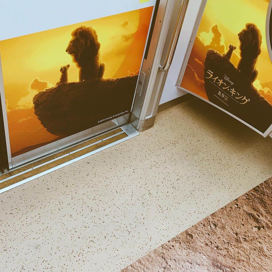 松浦有希さんのインスタグラム写真 - (松浦有希Instagram)「なごみますね。 #ライオンキング #東京メトロ銀座線」8月3日 13時01分 - 12bambi12_yuki_matsuura