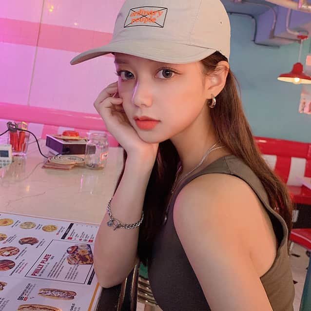Chuuのインスタグラム：「What would you like to eat for lunch?🍟✨#chuuseoul」