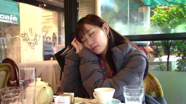 渡辺美優紀のインスタグラム：「先ほどみるきーからエールをいただけたので、 動画編集気合いをいれてがんばりたいと思います！！！ ということで、早速お昼時のみなさまに☆☆☆ #お昼ご飯のあとに  #お昼寝  #ねむきー  また、「お渡し会」第3部の予約開始しております！ ぜひ、この機会に☆ 【第3部】 8月24日（土）HMV&BOOKS心斎橋店　スタート15:00～ 8月25日（日）HMV&BOOKS渋谷店　スタート17:00～ https://www.hmv.co.jp/store/event/39122/」